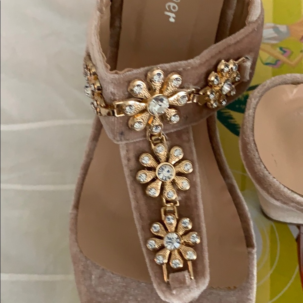 Sandals - Picture 3 of 5
